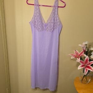 Elegant Lavender Lace VINTAGE Nightgown